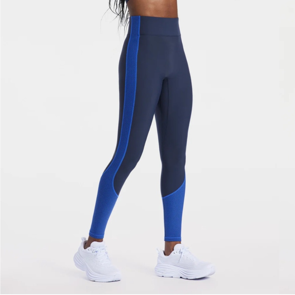 Bandier Center Stage Color Block Pro Fleece Legging - XS - NWT - revolve